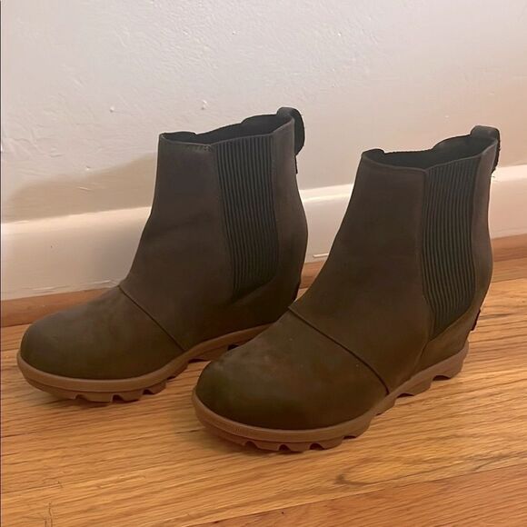 Sorel Joan of Arctic Brown Suede Ankle Chelsea pull on Booties size 6 - Picture 1 of 7